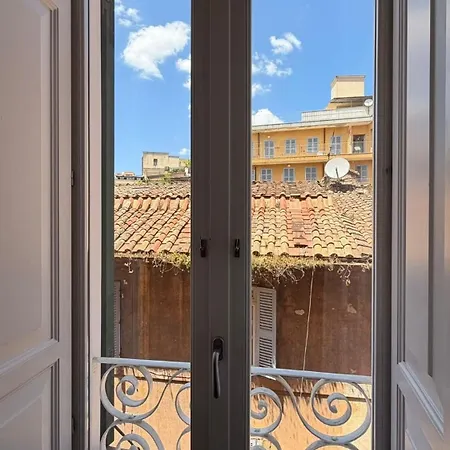 Smm Apartment Rom