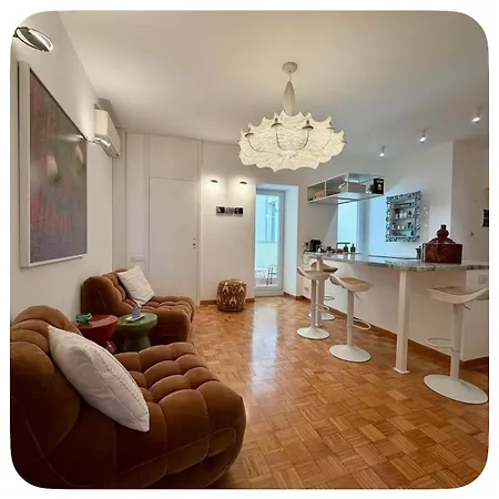 Apartment Smm Rom