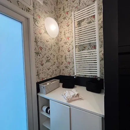 Smm Apartment Rom